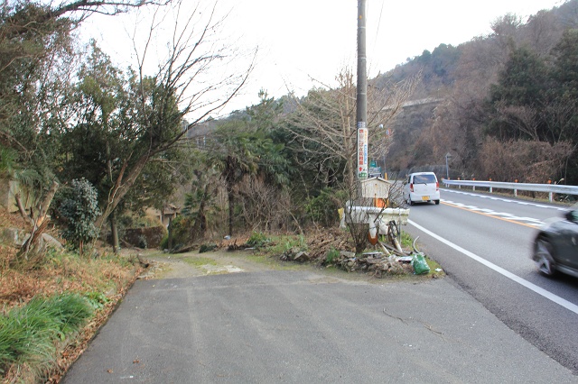 復活した矢野峠古道・樫木茶屋・幸神社　2013年　その4　矢野方面入口から引き返し、石標へ　_b0095061_1229051.jpg