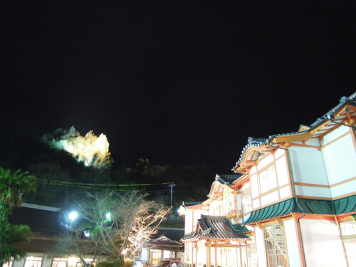 削り作業と大きな花器_d0195183_00330.jpg