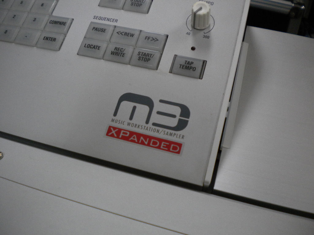 KORG M3-61 動作品 ジョイスティック黄ばみあり KORG M3-61 動作品 ジョイスティック黄ばみあり KORG M3-61 動作
