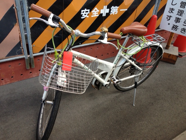 こちらはいったぃどちらなのでしょう。_a0050302_3483497.jpg