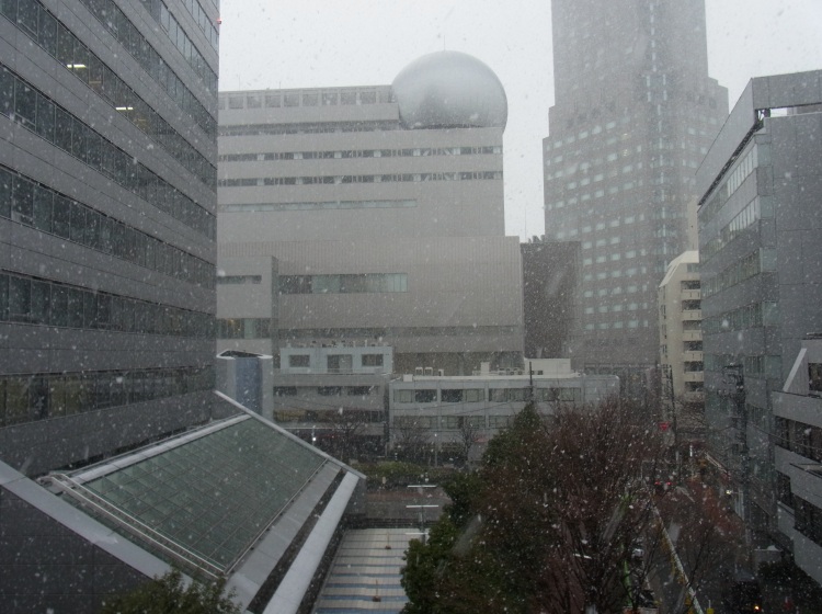 電車頼みか?_c0168096_12342295.jpg