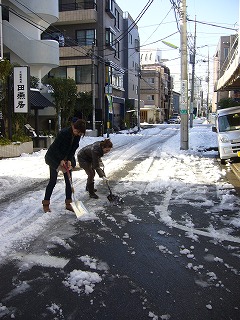 雪かき_a0123703_16541894.jpg