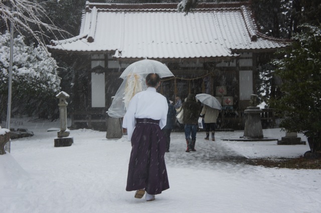 「どんと祭」始まる前_f0143119_2119509.jpg