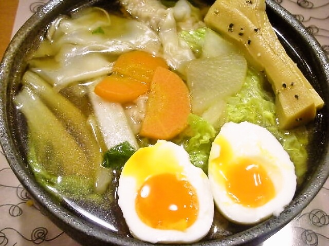 ワンタン麺_a0149329_41498.jpg