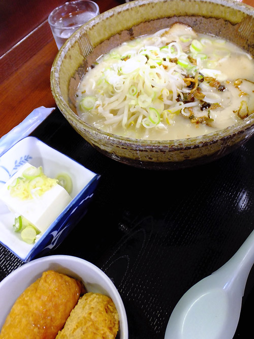 鹿児島ラーメン広丘店_c0001491_0254256.jpg