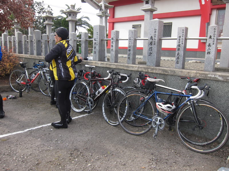 またも高速グループに！必死に追いすがり紀州東照宮へー自転車のお守りをもらいに和歌山サイクリング①_e0138081_1226756.jpg