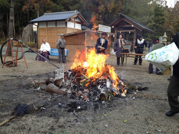 小正月御火焚祭_c0132387_11393844.jpg