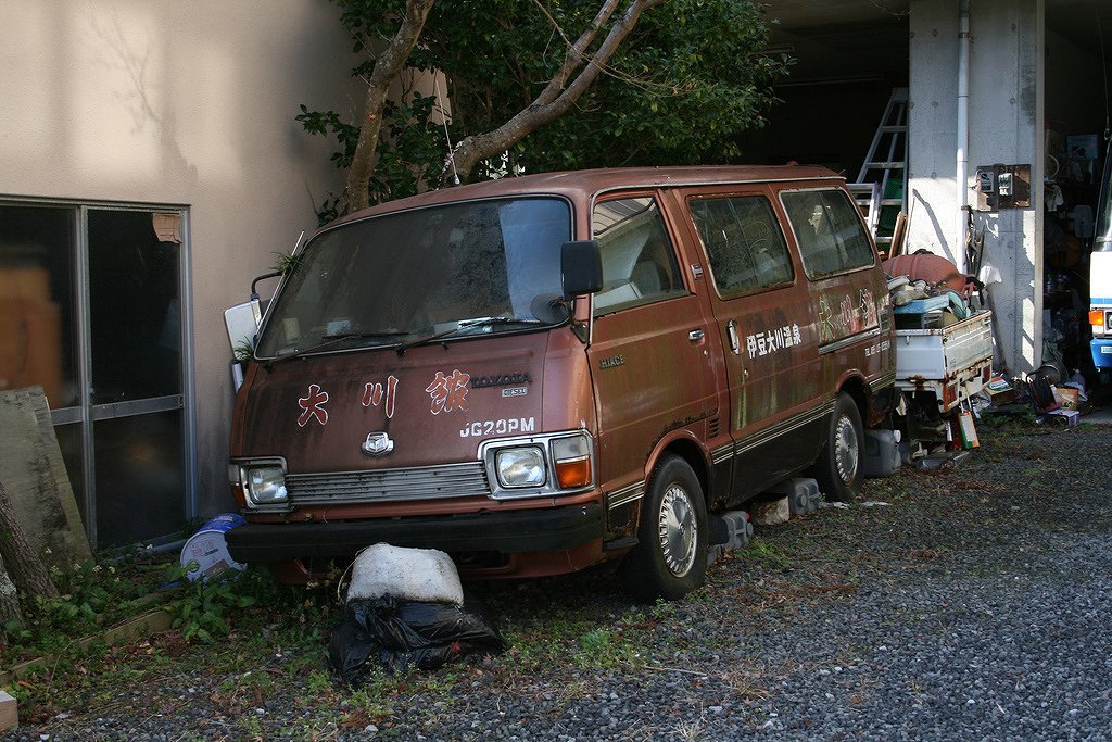 TOYOTA HIACE_a0231314_4363390.jpg