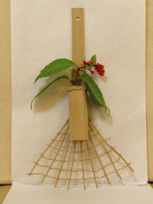 エコクラフト ~ H様の正月用花挿し ~_e0222340_15561362.jpg