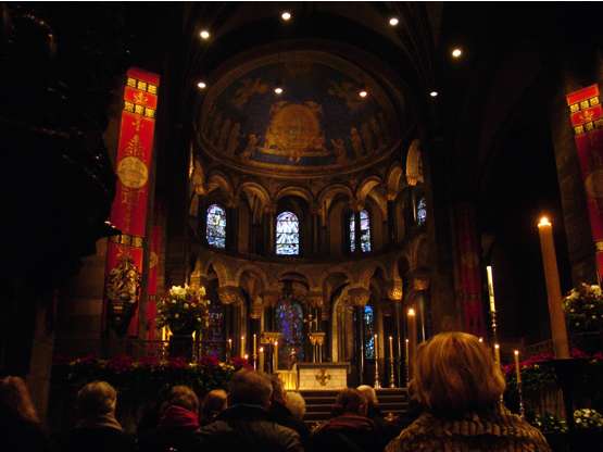 聖母マリア教会でのお葬式 The Funeral@Basilica of Our Lady_d0047851_1424118.jpg