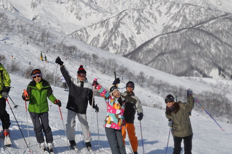 日本を代表する白馬八方スキー場で粉雪を楽しむ。_c0242406_1336359.jpg