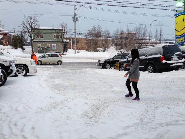 除雪中キングと阿部ちゃん雪合戦_b0127002_16272612.jpg