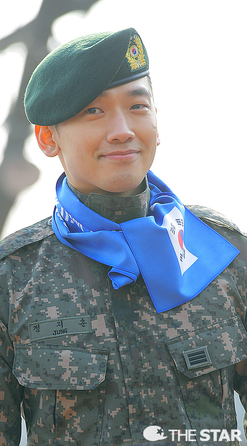 Rain、ソウル市民行事に参加“凛々しい姿”_c0047605_09246.jpg