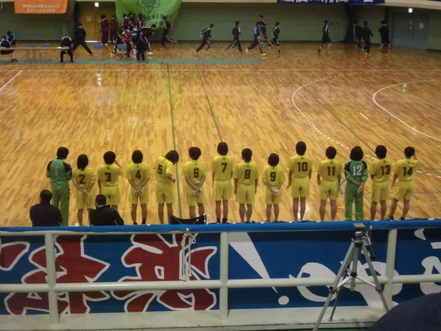 残念だった!高校ハンドボール新人戦県大会の決勝戦_f0141310_6331429.jpg