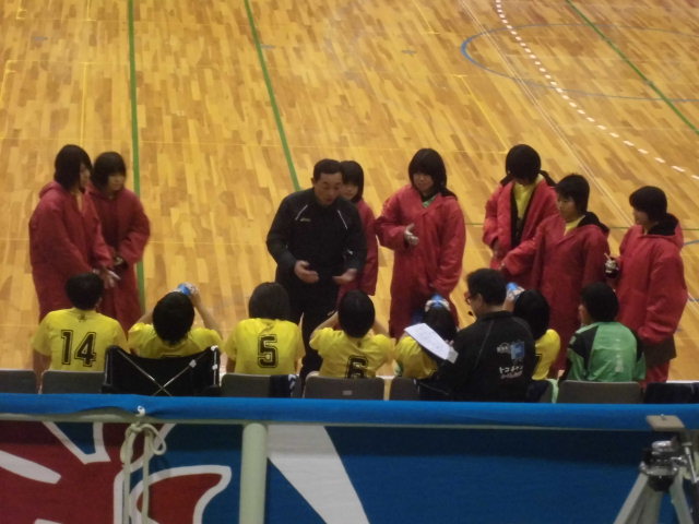 残念だった!高校ハンドボール新人戦県大会の決勝戦_f0141310_6344454.jpg