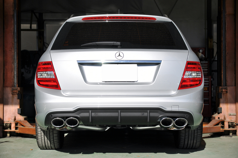 ベンツW204 ZEES製4本出しマフラー装着 : THREE POINT