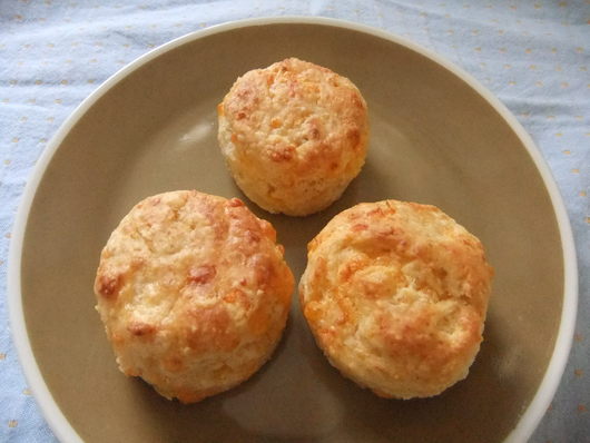 ＜イギリス菓子・レシピ＞ チーズ・スコーン【Cheddar Scones】_e0038047_0583617.jpg