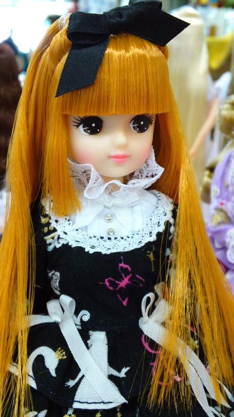 リカちゃんヘアアレンジたてロールくずし金茶 リカちゃんキャッスル
