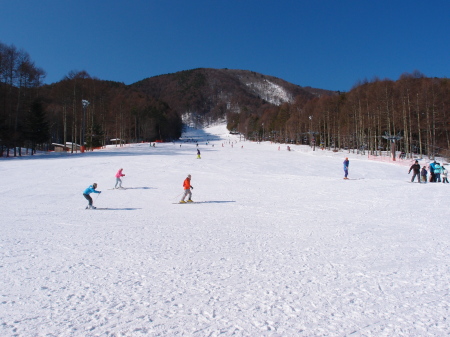 子供達、初めてのスキーに挑戦！！_c0122670_2210355.jpg