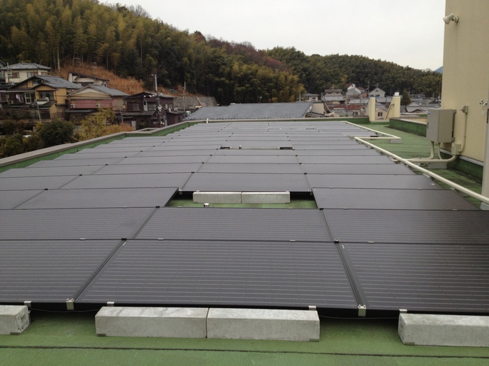 京都でビルの屋上を利用した産業用太陽光パネル設置_a0258719_19532319.jpg