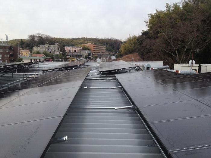 京都でビルの屋上を利用した産業用太陽光パネル設置_a0258719_2033982.jpg
