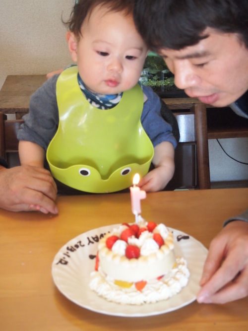 義哉1歳誕生会_a0251740_1573578.jpg