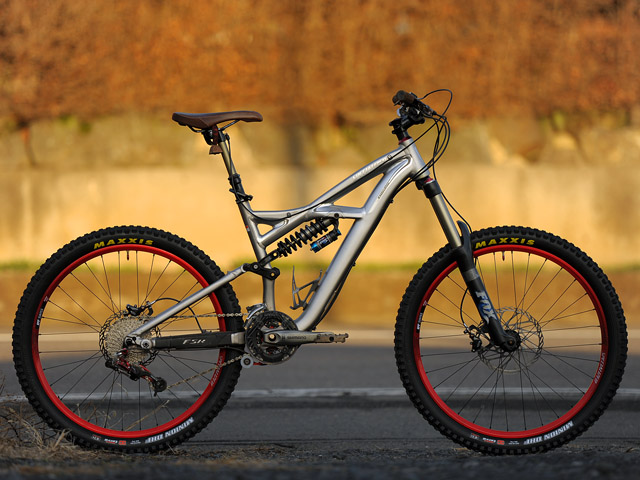 2010 SPECIALIZED ENDURO SL EXPERT_b0049658_16325489.jpg