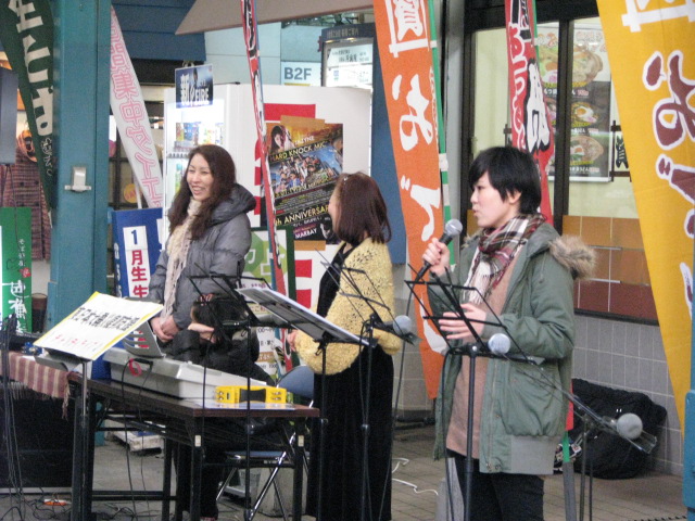 児童養護施設のチャリティーライブが祝福されました。！！！_b0161073_0235428.jpg