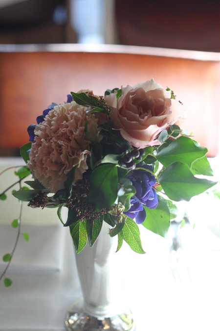 冬の会場装花 紅茶と青 アンカシェット様へ_a0042928_201364.jpg