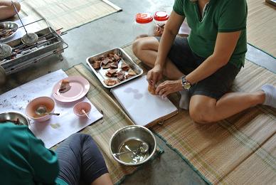 Kuih Kapit作り_e0089238_14495664.jpg