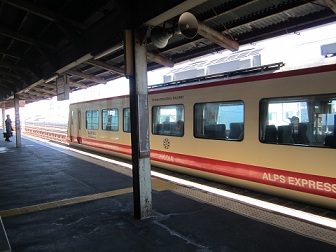 生まれ変わります・・・電鉄魚津駅_a0243562_14372764.jpg