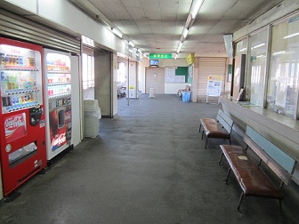 生まれ変わります・・・電鉄魚津駅_a0243562_14444662.jpg