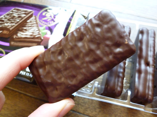 【ARNOTT\'S】TimTam(ティムタム)ダークチョコレートラムレーズン_c0152767_22345671.jpg