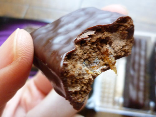 【ARNOTT\'S】TimTam(ティムタム)ダークチョコレートラムレーズン_c0152767_22363587.jpg
