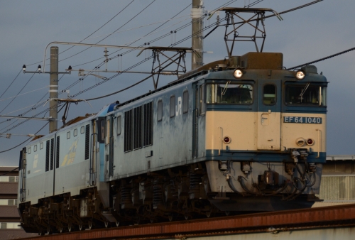 EF66-24・2011編成(旧塗装)・単1295ﾚ EF64-1040+EH200-3_c0238996_1927377.jpg