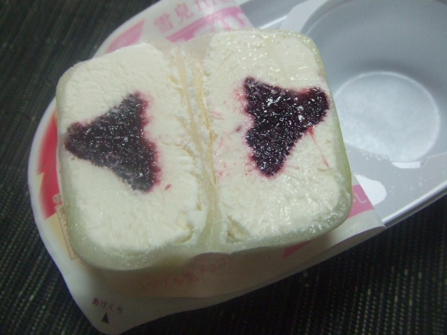 雪見だいふく ベリーレアチーズケーキ_f0076001_23341272.jpg