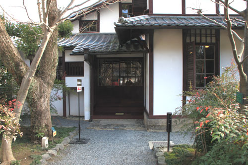 「八重の桜」・・・新島旧邸_e0048413_21414554.jpg