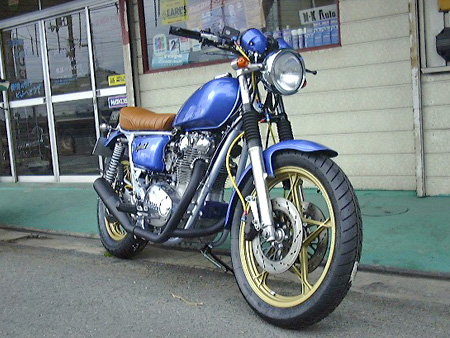 ヤマハ初のビッグバイクXS-1が英国調ツインにこだわった独自性と