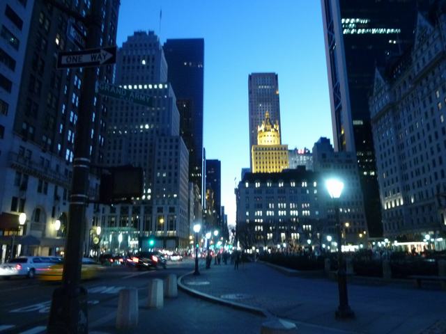 ニューヨーク、夜の五番街での散歩、_a0170045_66494.jpg