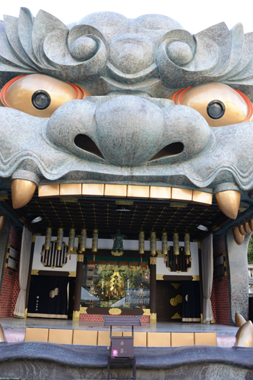 大阪珍スポット:難波八阪神社_e0171573_19443599.jpg