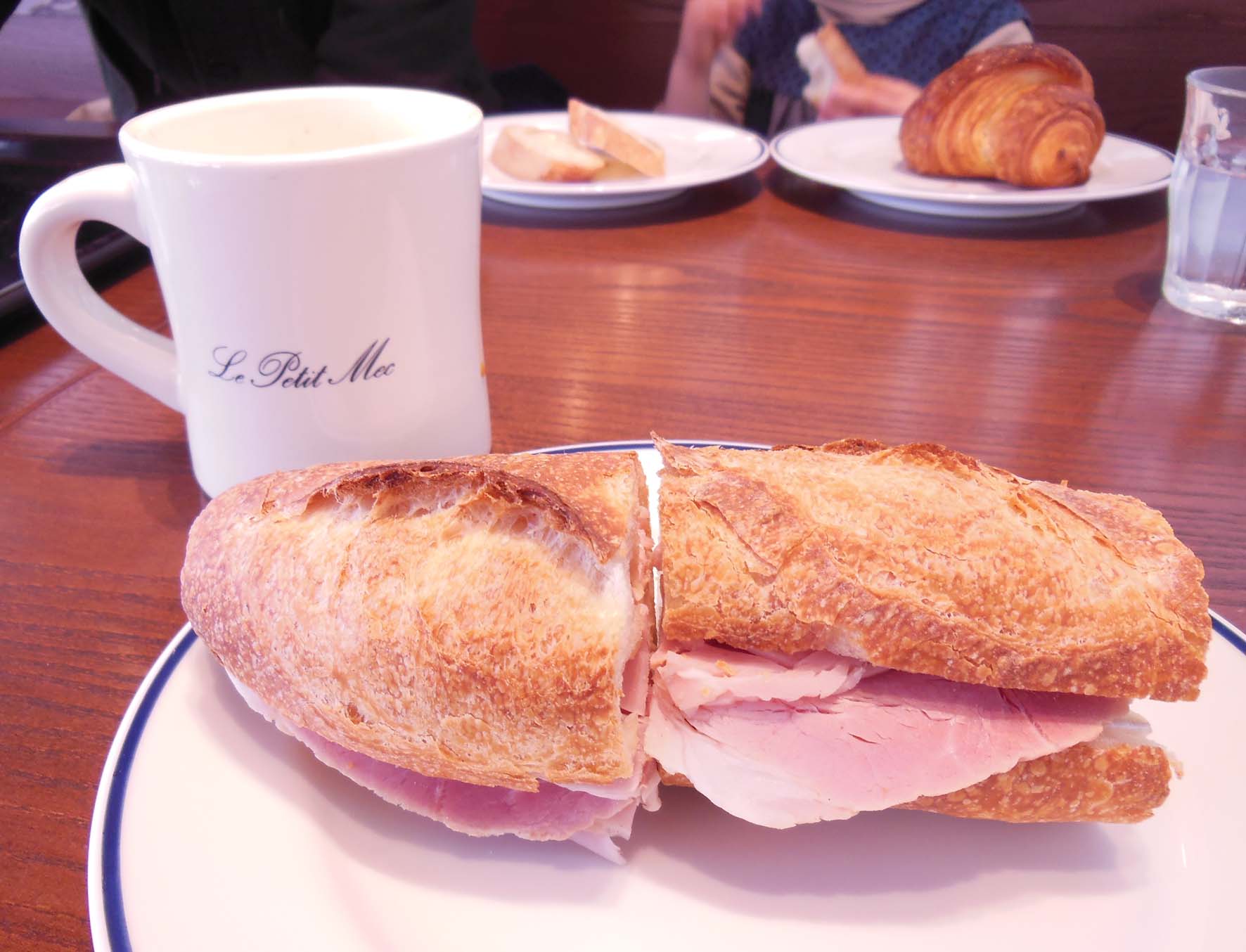 明治通りのパン屋Refectoire*le petit mecだよ_a0166313_1915279.jpg