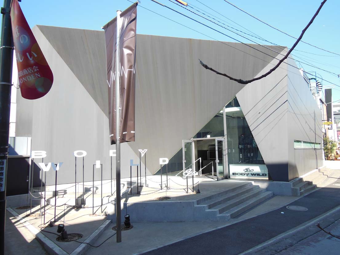 表参道建築巡り_a0166313_21111686.jpg
