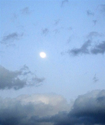 マグリットな空_f0038336_8551659.jpg