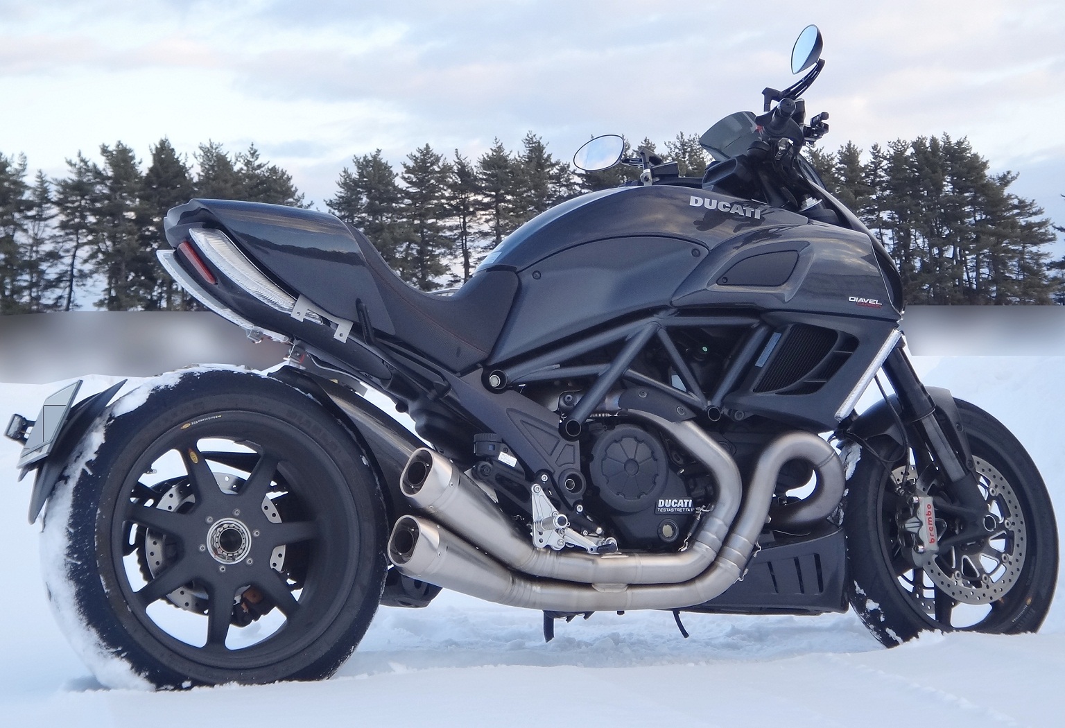 Diavel の Exhaust ﾊﾟｲﾌﾟを磨く_f0004270_18365855.jpg