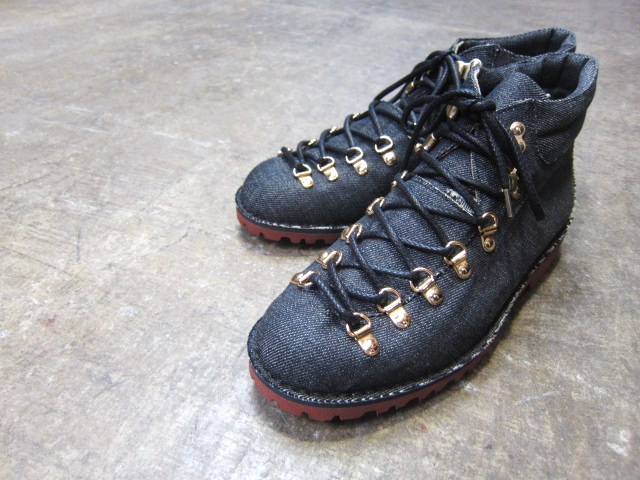 着実・堅実の SANDERS ･･･ CHUKKA Boots が新入荷です～★☆★_d0152280_0193060.jpg