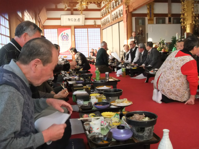 お寺さんの新年会_b0070657_1625224.jpg