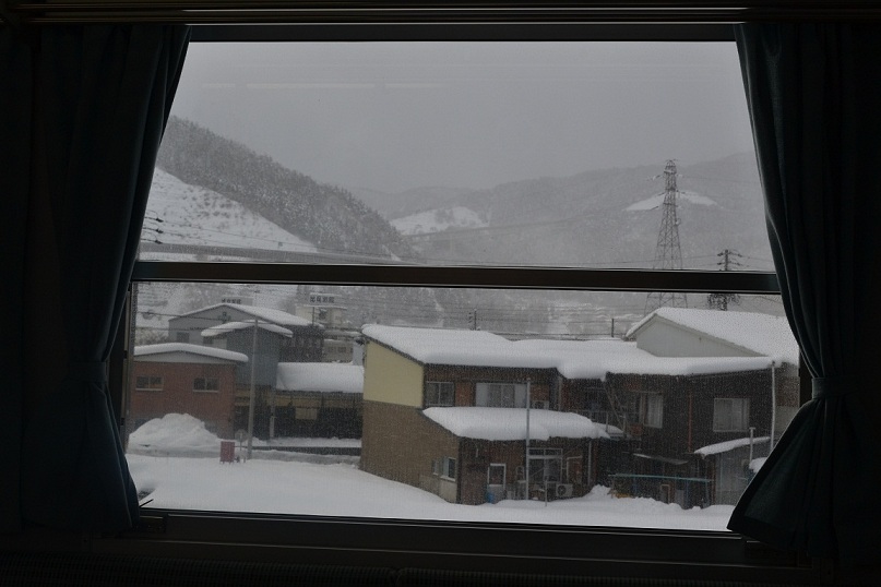 積雪の地域差(長良川鉄道の車窓から)_a0055650_9183676.jpg