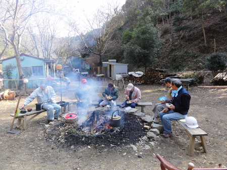 「バンブーハウス」竹屋根葺き替え作業完成 in 孝子の森_c0108460_04784.jpg