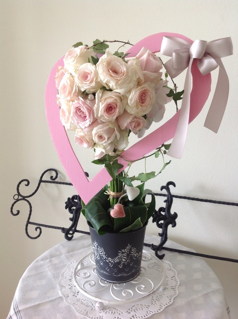 バレンタインアレンジメント Petit Rose Jardin お花と紅茶でおもてなし バレンタインアレンジメント Petit Rose Jardin お花と紅茶でおもてなし
