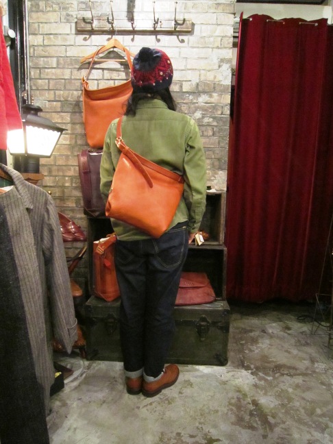 SLOW \"bono (Wrap Shoulder Bag)\" ご紹介_f0191324_959348.jpg